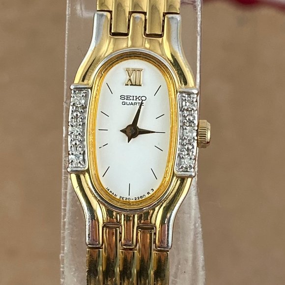Vintage Ladies Diamond Seiko Gold Tone Quartz Dress Wrist